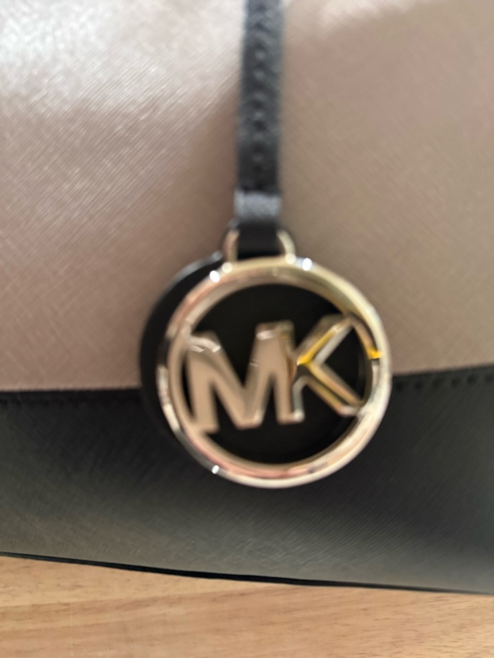 Michael Kors Light Pink Saffiano Tote with Gold Hardware - Picture 6 of 7